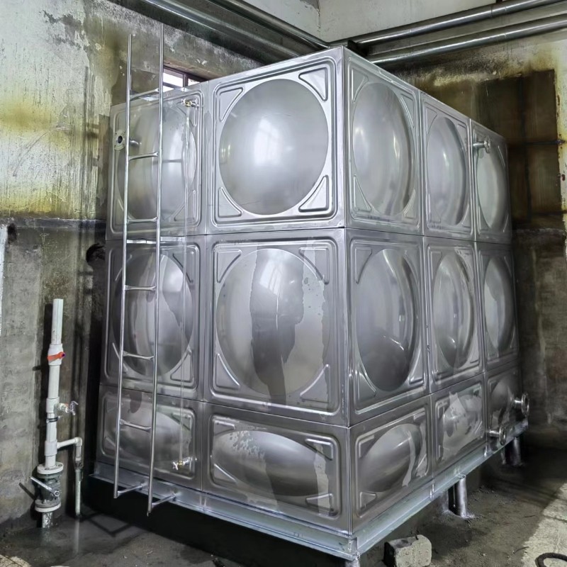 内蒙古乌兰察布市京热（乌兰察布）热力有限责任公司下属十三个换热站水箱安装完毕